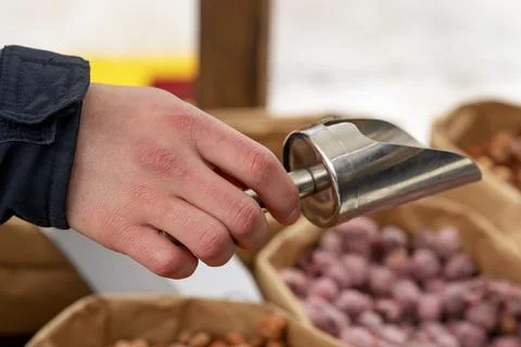 Hand , scoop, peanuts, kernel, hazelnut, nut, cashew, Stock Photos