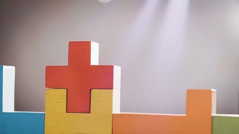 Hand sets the element of the puzzle. Concept of decision making process. Vídeos de archivo 115842866