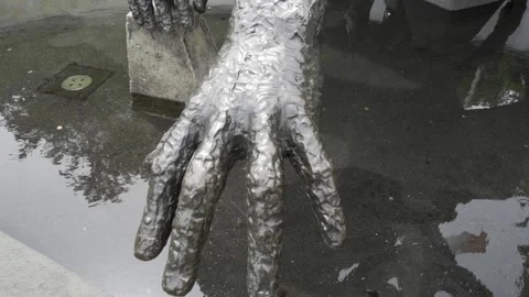 Hand of a statue Vídeo Stock 133361427