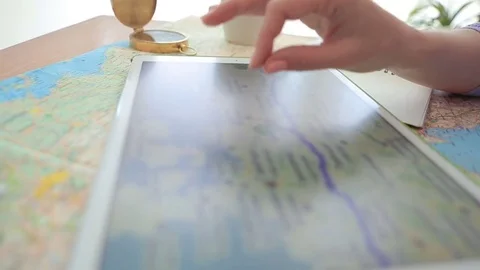 Hand tablet route map travel trip woman Vídeo Stock 73709101