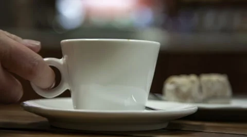 Hand take coffe cup Stock Footage 43319659