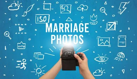 Hand taking picture with digital camera 스톡 사진