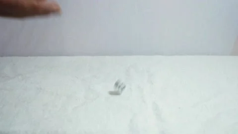 Hand throwing a 6-sided dice 스톡 동영상 146042149