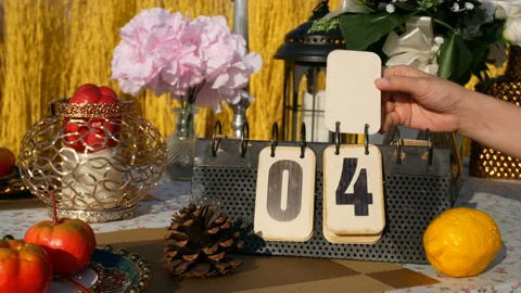 Hand turning flip number 9  countdown to 0, real time 10 seconds Stock Footage 167372368