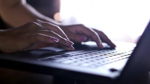 Hand typing on keyboard pond5 스톡 동영상 80529228