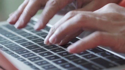 Hand typing on laptop keyboard 스톡 동영상 114725286