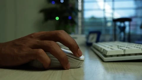 Hand Using Computer Mouse at Office Desk, Close-up of a hand using a comput.. Vídeos de archivo 345119395