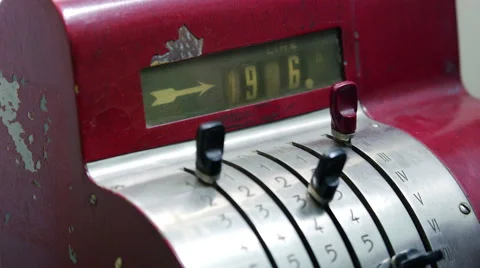 Hand using an old vintage red cash register 4K Vídeo Stock 42878606
