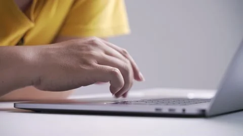 Hand using the touchpad Stock-Footage 134932045