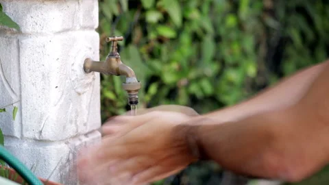 Hand washing time lapse Stock Footage 134819904