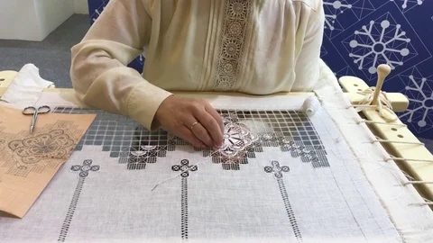 Hand weaving cloth Stock Footage 70928558