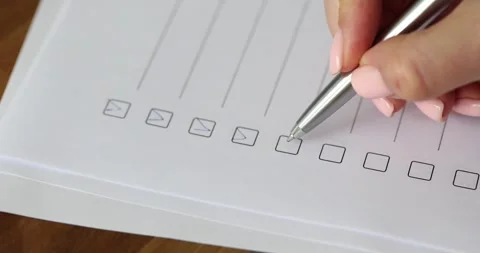 Hand will mark answer with tick in test Vídeos de archivo 246998118