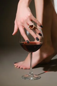 Hand with wine Фото