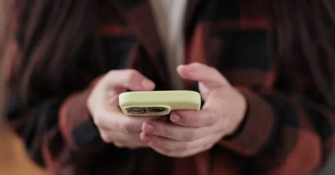 Hand of woman using texting mobile phone or chat. Close up of woman hand. 스톡 사진