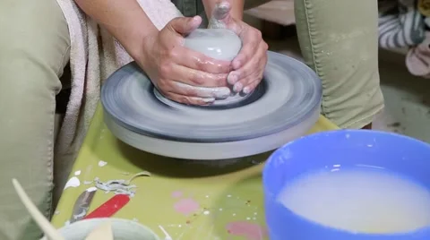 Hand working on pottery wheel Video stock 61917992