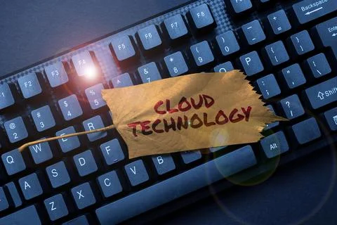 Hand writing sign Cloud Technology. Word for storing and accessing data and Stockfoto's