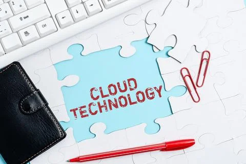 Hand writing sign Cloud Technology. Word for storing and accessing data and Stockfoto's