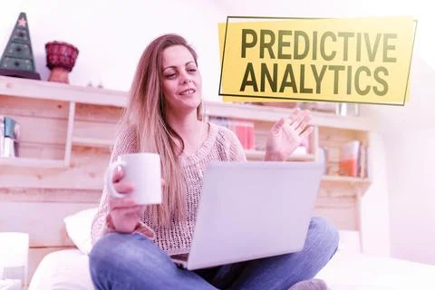 Hand writing sign Predictive Analytics. Business approach Optimize Collection Foto stock