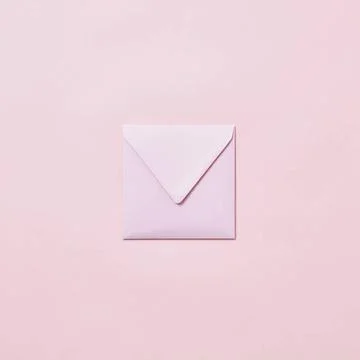 Handcraft envelope mockup for post card on a pastel pink background. Empty... Stock-Fotos