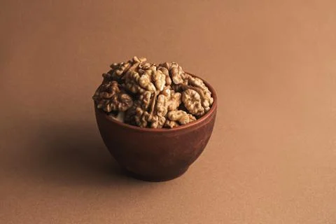 A handful of peeled walnut kernels Foto stock
