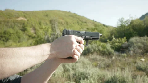 Handgun outdoor Vidéo 24442246
