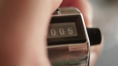 Handheld 4-Digit Tally Counter Clicker in Male Hand 스톡 동영상 245318090