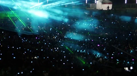Handheld shot of a crowd making party at a rock concert Stock-Footage 52724262