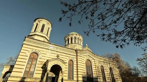 Handheld Winter Video of St Nicholas Church Sofia From Ground Up, 2026 Vídeo Stock 325630228