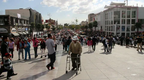 Handicapped man 動画素材 33495938