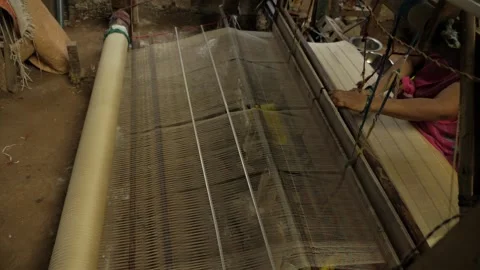Handloom Workers - Crafting Elegance with Traditional Techniques 스톡 동영상 320884260