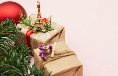 Handmade decorations for the holiday, Eiffel Tower gift wrapping, girl packs  Stock-Fotos