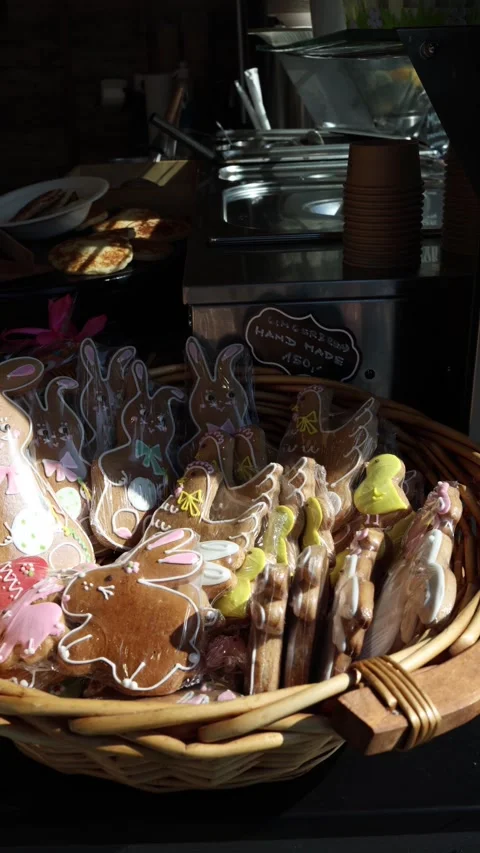 Handmade easter gingerbread cookies with bunny shapes Stockbeeldmateriaal 331811950
