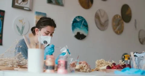 Handmade epoxy arts workshop, DIY masterclass for women, art crafts Video stock 300381427