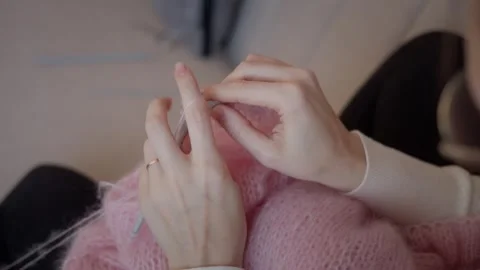 Handmade Knitting Process with Soft Pink Yarn Видео 331161650