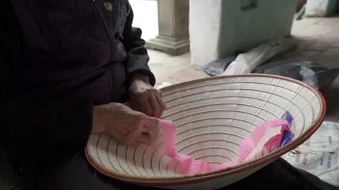 Handmade Non La conical Hat Creation by a Vietnamese Grandma in a Sunny Village 스톡 동영상 304196029