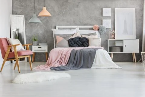 Handmade pillow on bed Stock-Fotos