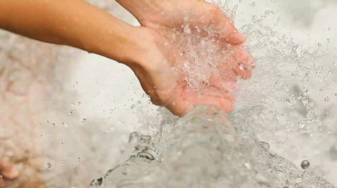 Hands in clear water Stock Footage 525501