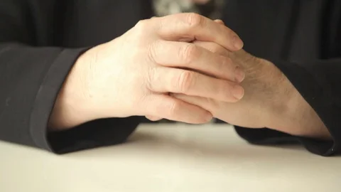 Hands of an elderly woman close up 스톡 동영상 74211780
