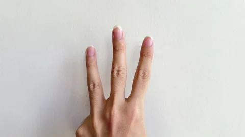 Hands forming Countdown numbers using fingers Vídeos de archivo 287583919
