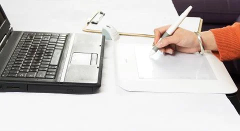 Hands on graphic tablet Stock-Fotos