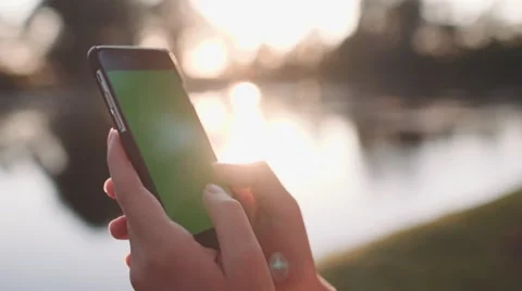 Hands holding and using business smartphone CHROMA KEY. SLOW MOTION 120 fps 4K. 스톡 동영상 65405506