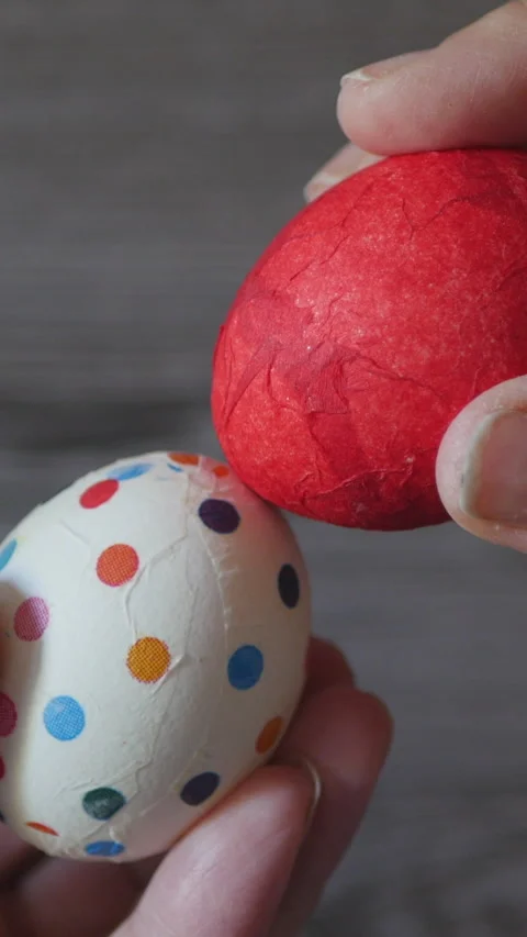 Hands Holding Colorful Easter Eggs For Traditional Celebration. Vertical. 스톡 동영상 303482547