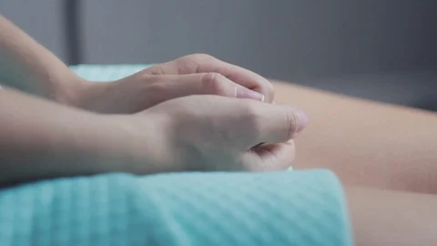 Hands on knees Stock Footage 89268360