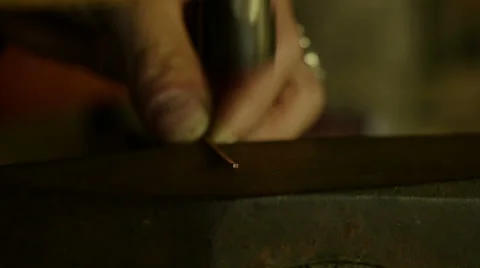 Hands Making Jewelry Vidéo 58802522