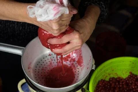 Hands Making Juice Stockfoto's