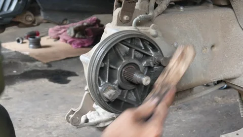 The hands of a mechanic Stock Footage 304723393
