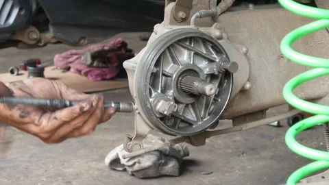 The hands of a mechanic Stock Footage 304723398
