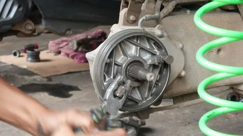 The hands of a mechanic Stock Footage 304724783