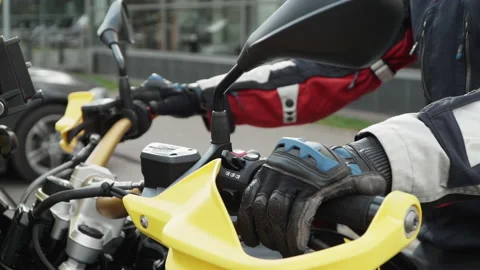 Hands of a motorcyclist 스톡 동영상 167736778