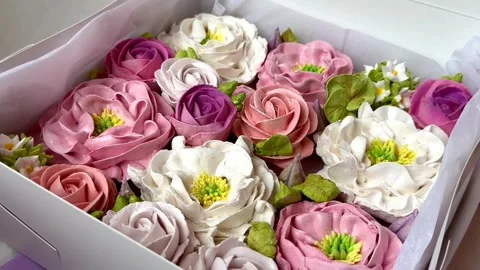 Hands open a white gift box with a summer cake. holiday concept Video stock 245478519